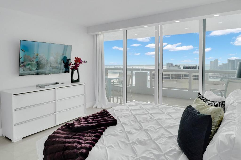 Shades Of Miami Sky Penthouse! Newly Renovated Apartment Exterior photo